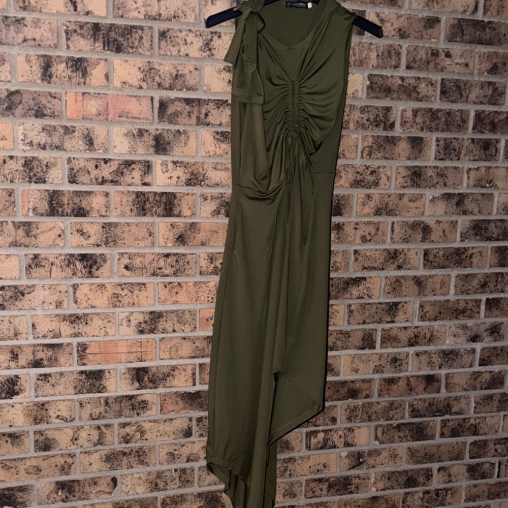 Asymmetrical Olive Green Sleeveless Ruched Dress - Picture 10 of 10